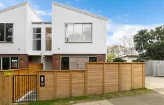 2/61 Glenview Road, Glen Eden
