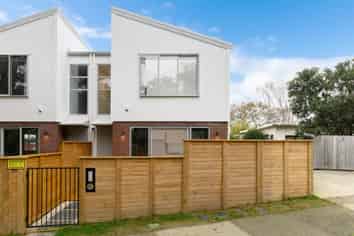 2/61 Glenview Road, Glen Eden