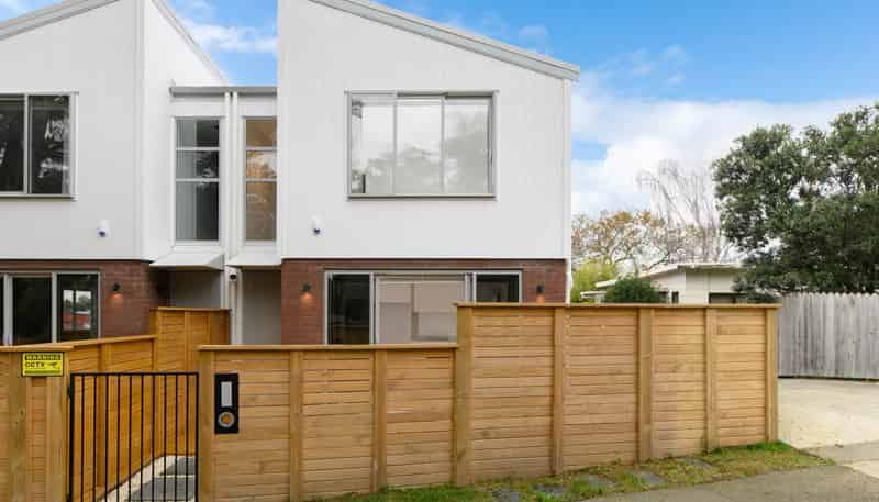 2/61 Glenview Road, Glen Eden