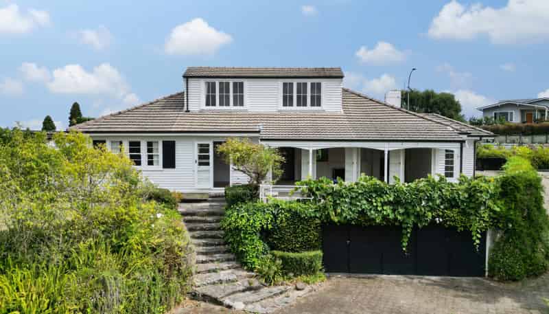 112 Lake Crescent, Hamilton Lake