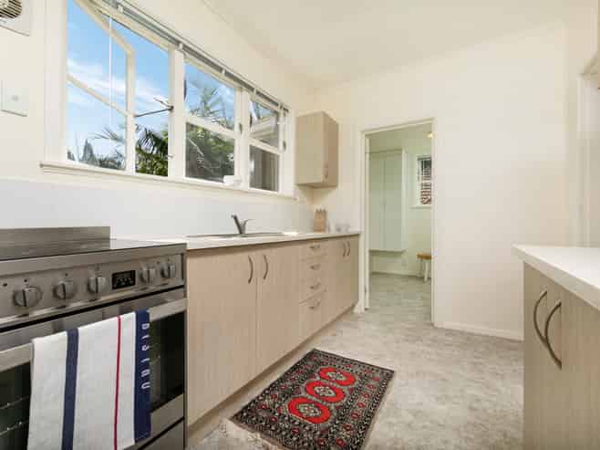 110 Lake Road, Belmont