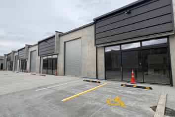 Brand New, High Stud, Mini Warehouse Units