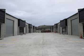 Brand New, High Stud, Mini Warehouse Units
