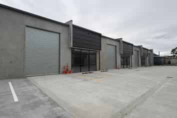 Brand New, High Stud, Mini Warehouse Units