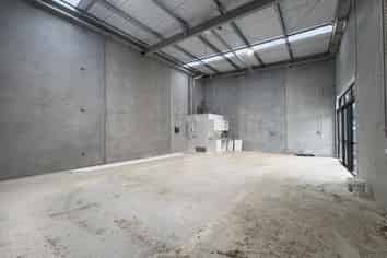 Brand New, High Stud, Mini Warehouse Units