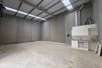 Brand New, High Stud, Mini Warehouse Units