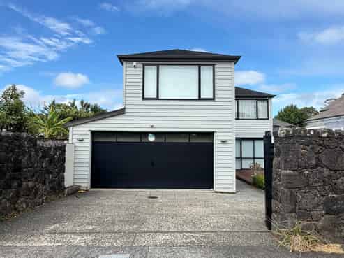 14 Kipling Avenue, Epsom