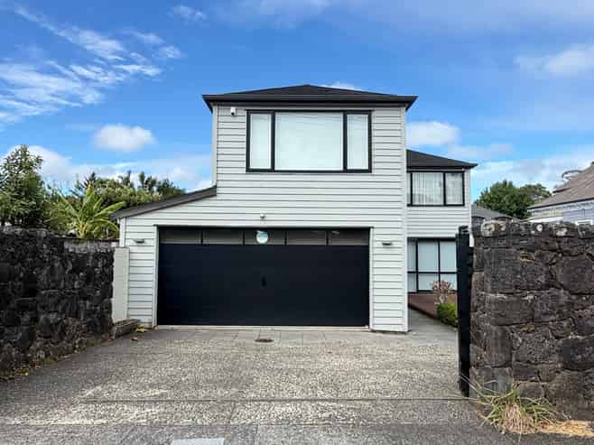 14 Kipling Avenue, Epsom