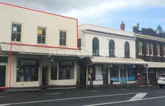 HIGH-EXPOSURE OFFICE ON DOMINION ROAD