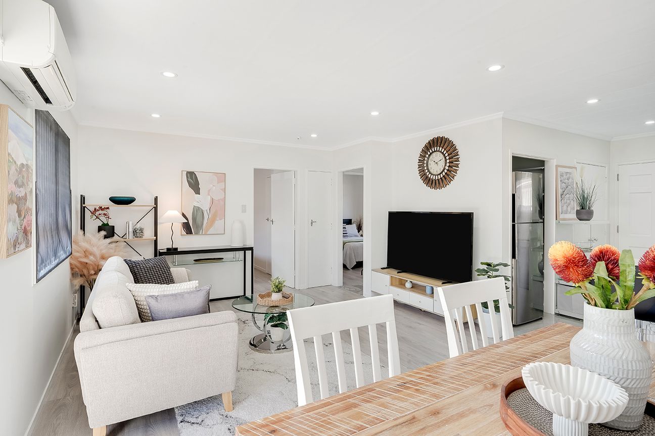 Modern Elegance in Hamilton East - Widok 3