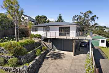 34 Percy Dyett Drive, Karori