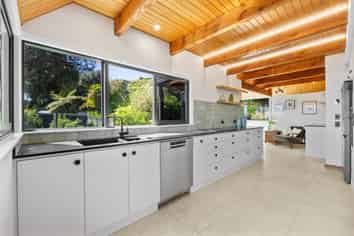 2 The Cliffs, Britannia Heights