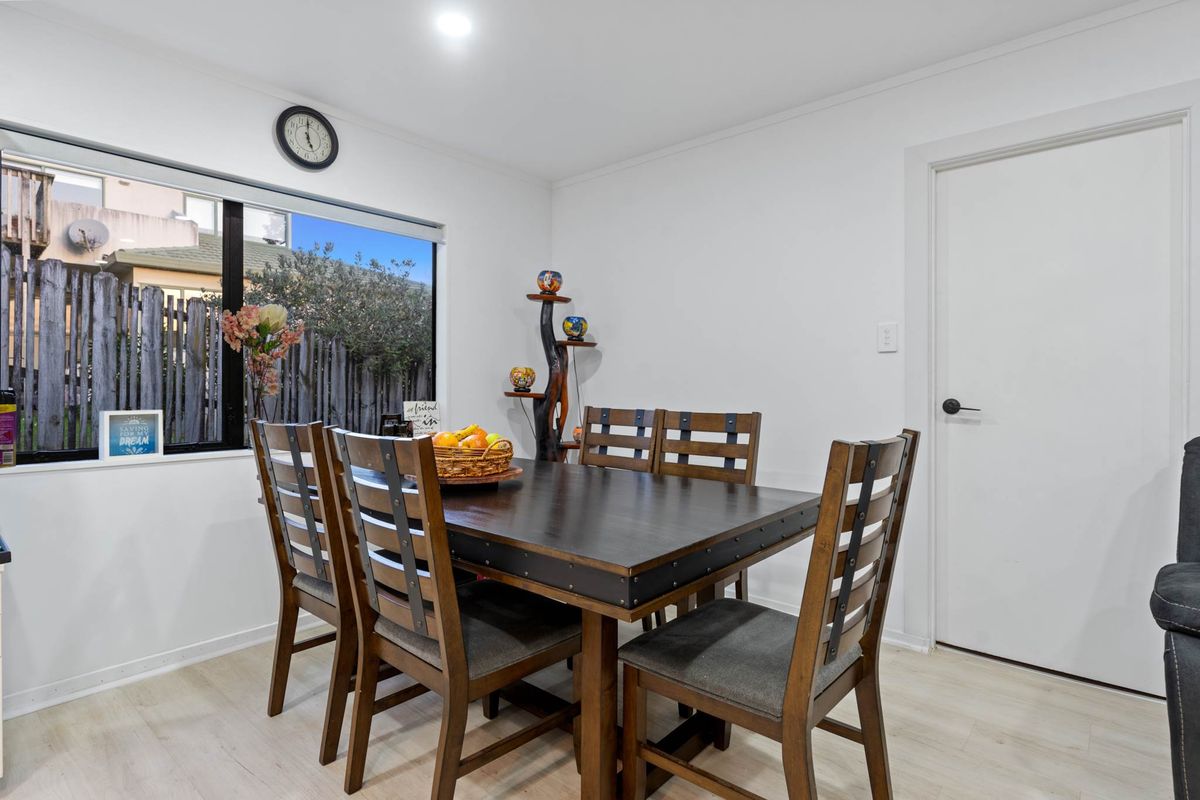 Location, Sun and an Affordable Opportunity! - Mehr