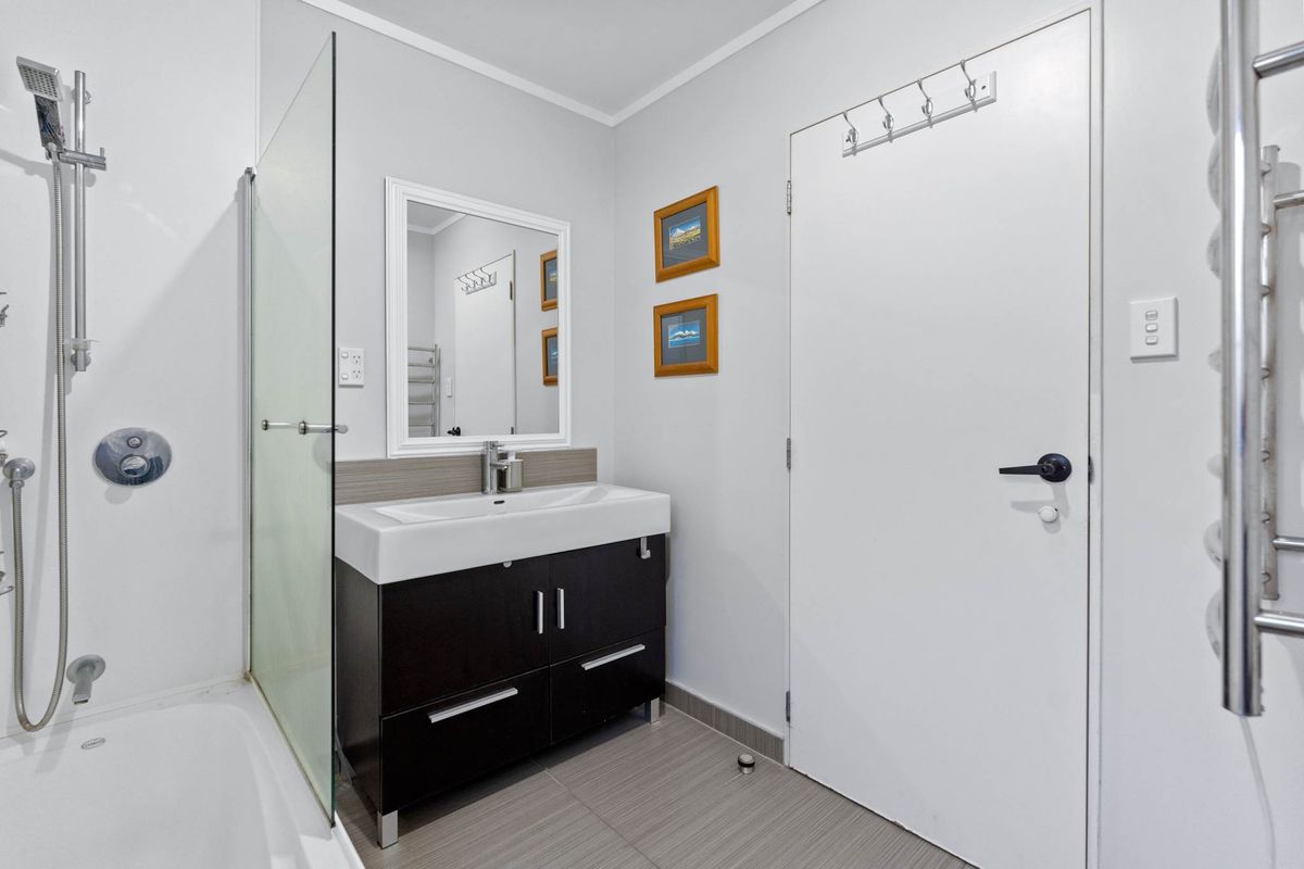 Location, Sun and an Affordable Opportunity! - Ansicht 6