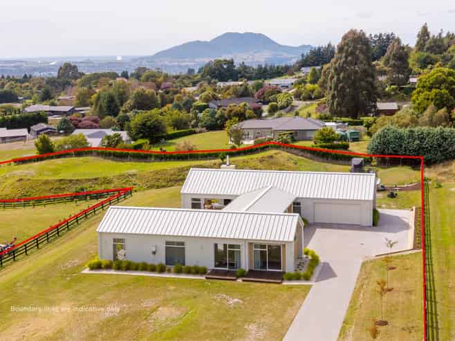 13 Lochinvar Lane, Acacia Bay