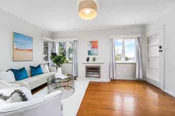 16 Cliff View Drive, Green Bay