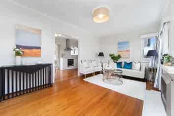 16 Cliff View Drive, Green Bay