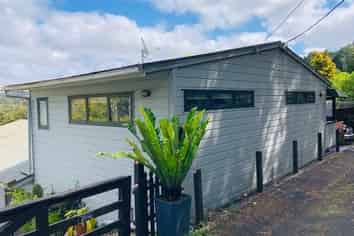 51 Tainui Road, Titirangi