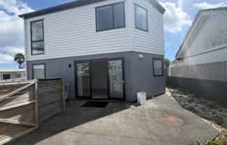 8 Whangamaru Way, Papakura