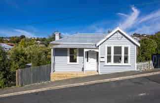 16 Dalry Street, Mornington