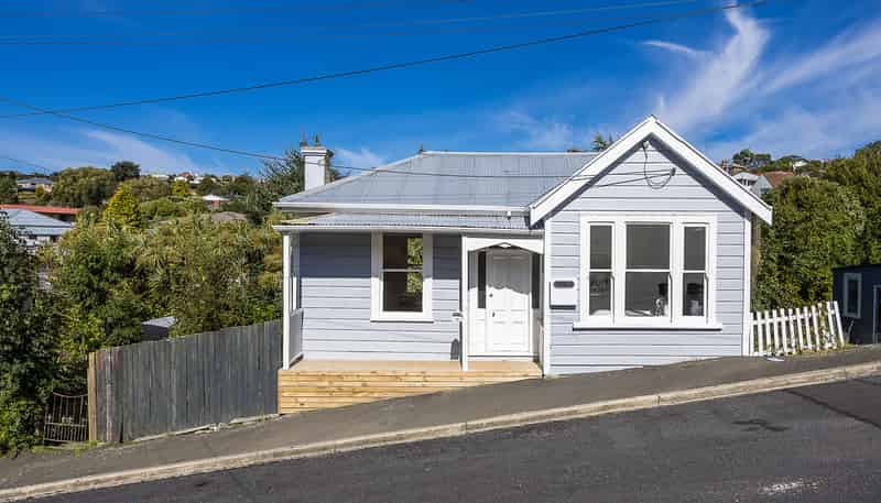 16 Dalry Street, Mornington