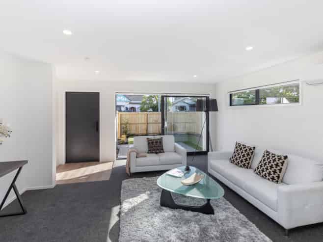 1-2/464 Gloucester Street, Linwood