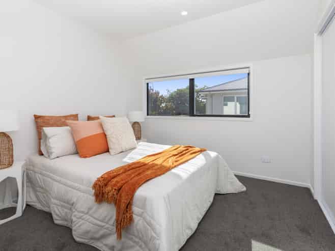 1-2/464 Gloucester Street, Linwood