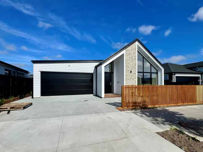 9 Tipu Crescent, Milldale