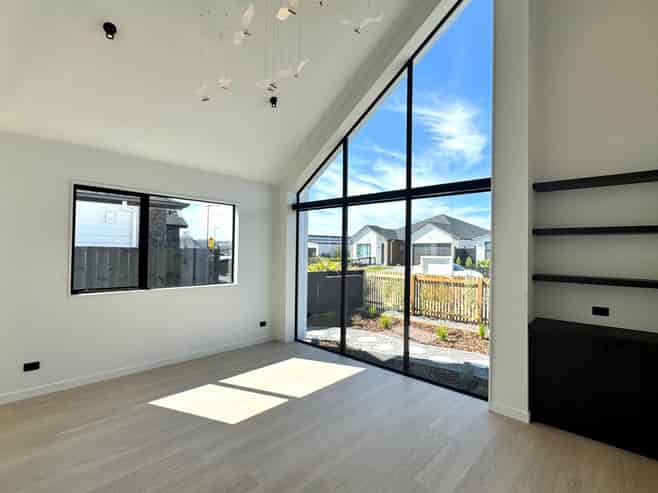 9 Tipu Crescent, Milldale