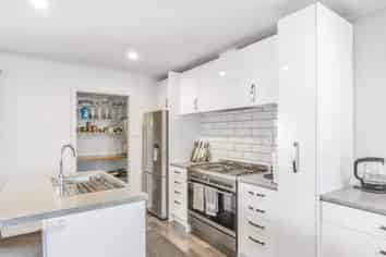 13 Bentham Street, Westport