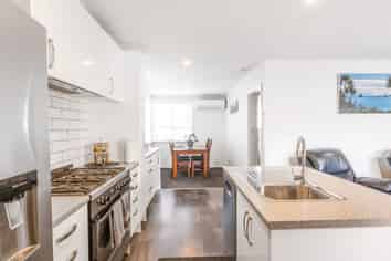 13 Bentham Street, Westport