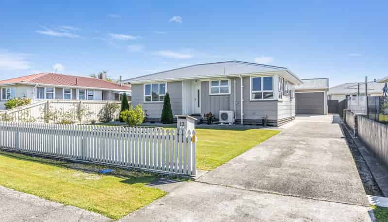 13 Bentham Street, Westport