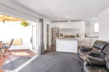 13 Bentham Street, Westport