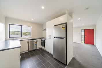 9 Lowry Heights, Stokes Valley