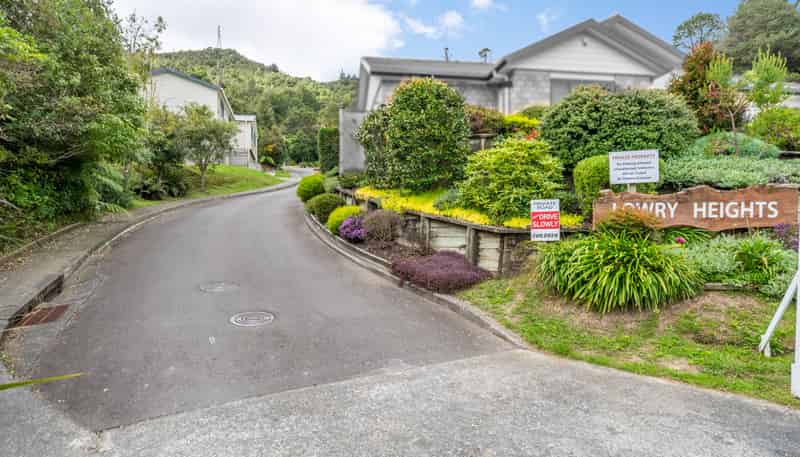9 Lowry Heights, Stokes Valley