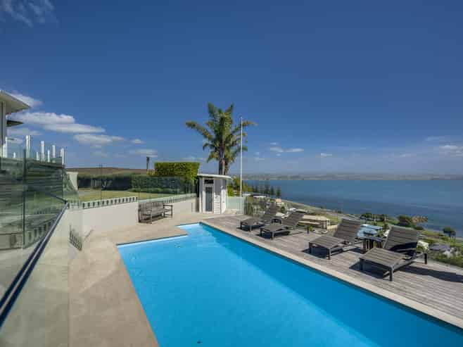 8 Kowhai Road, Bluff Hill