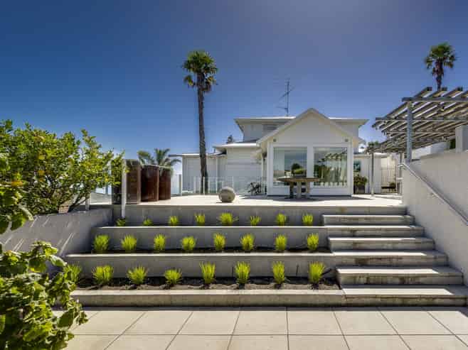 8 Kowhai Road, Bluff Hill