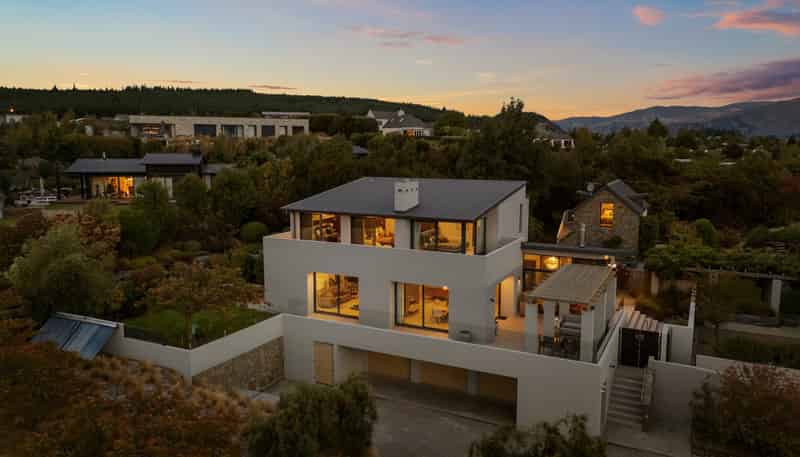 8B Minaret Ridge, Wanaka