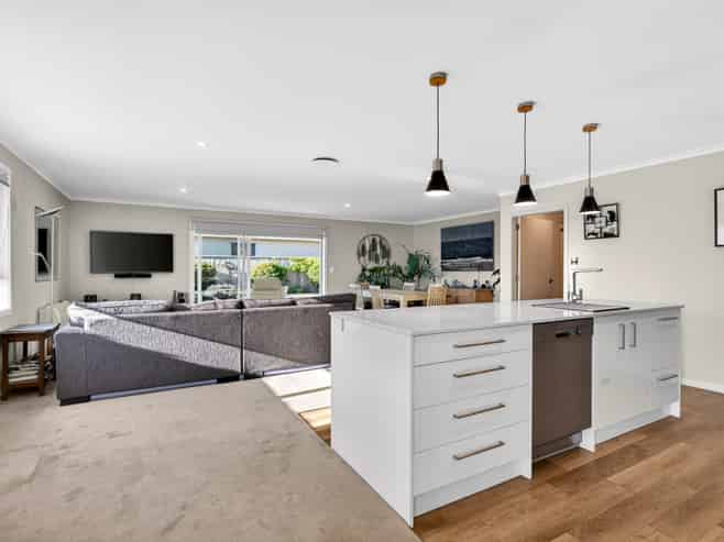 5 Tarata Grove, Lansdowne