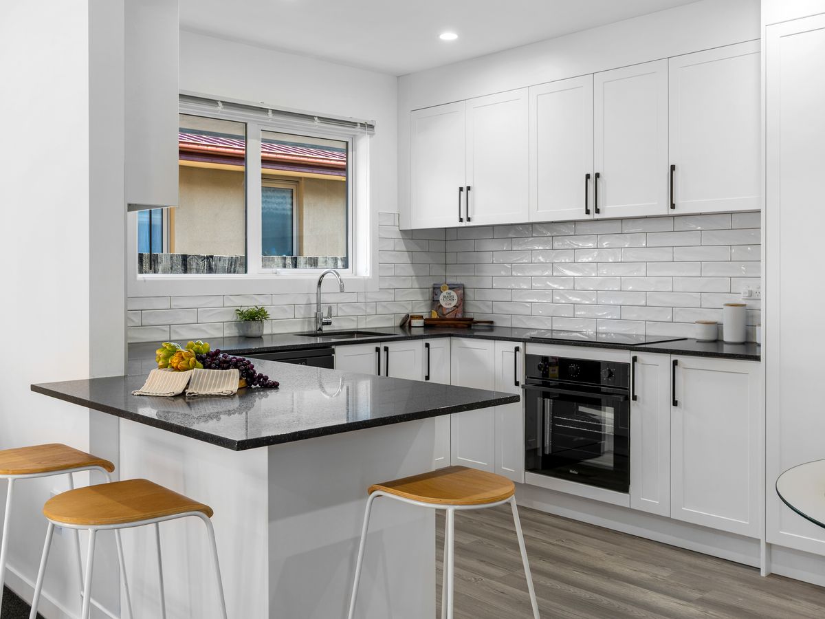 320 Memorial Avenue, Burnside, Christchurch City, Canterbury - Photo 2