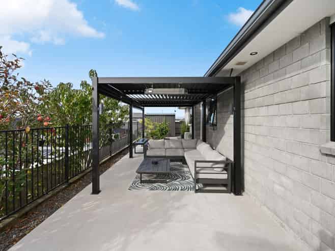 8 Paiaka Place, Rototuna North