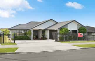 8 Paiaka Place, Rototuna North