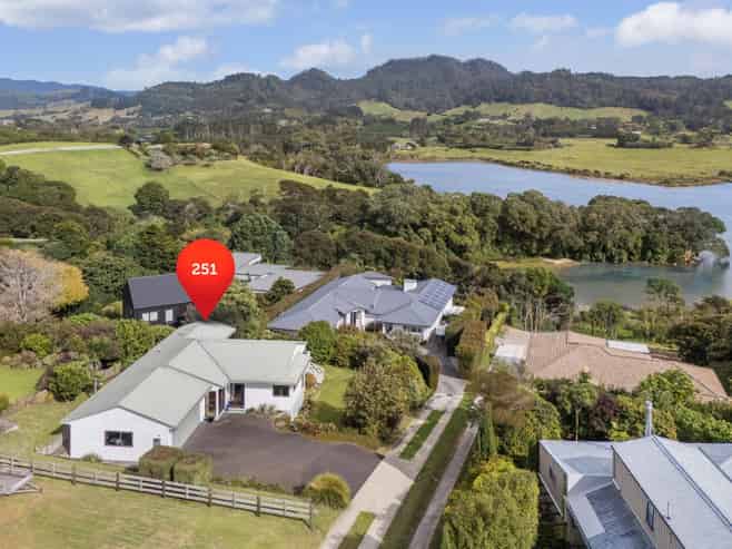 251 Tanners Point Road, Katikati