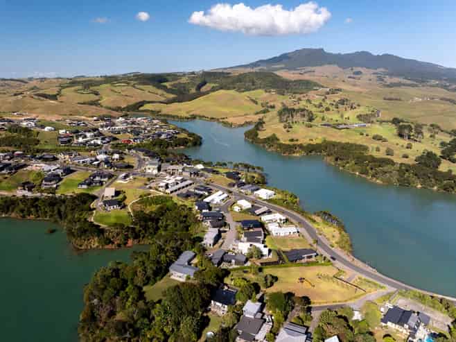 9 Rangitahi Road, Raglan