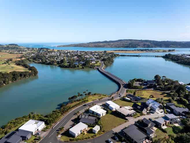 9 Rangitahi Road, Raglan