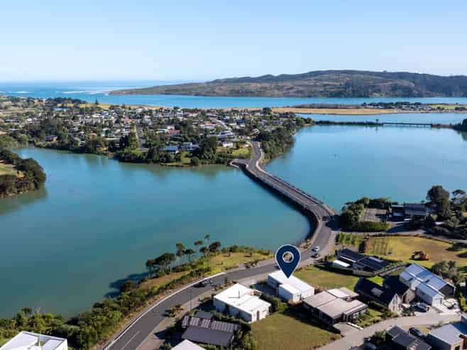 9 Rangitahi Road, Raglan