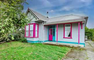 8 Centre Street, Strathern