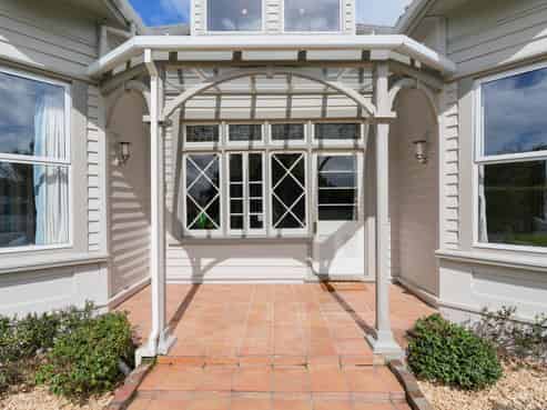 99 Lewis Street, GLADSTONE