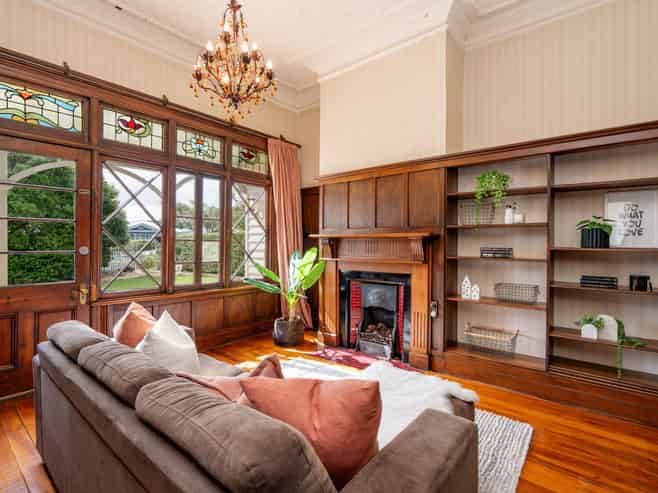 99 Lewis Street, GLADSTONE