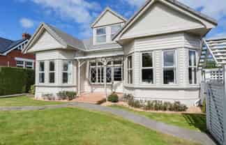 99 Lewis Street, GLADSTONE